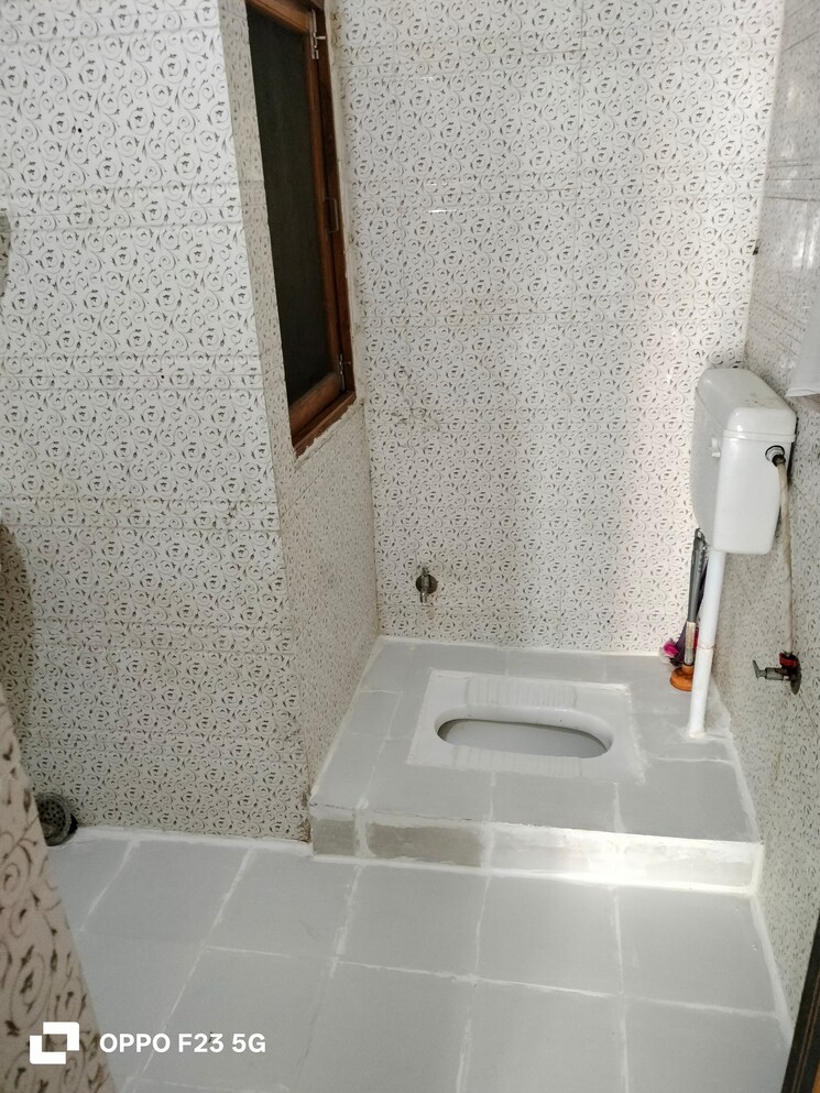Bathroom, gomti nagar 2 Bedroom 1100 Sq.Ft. Builder Floor In Gomti Nagar Lucknow 9212318
