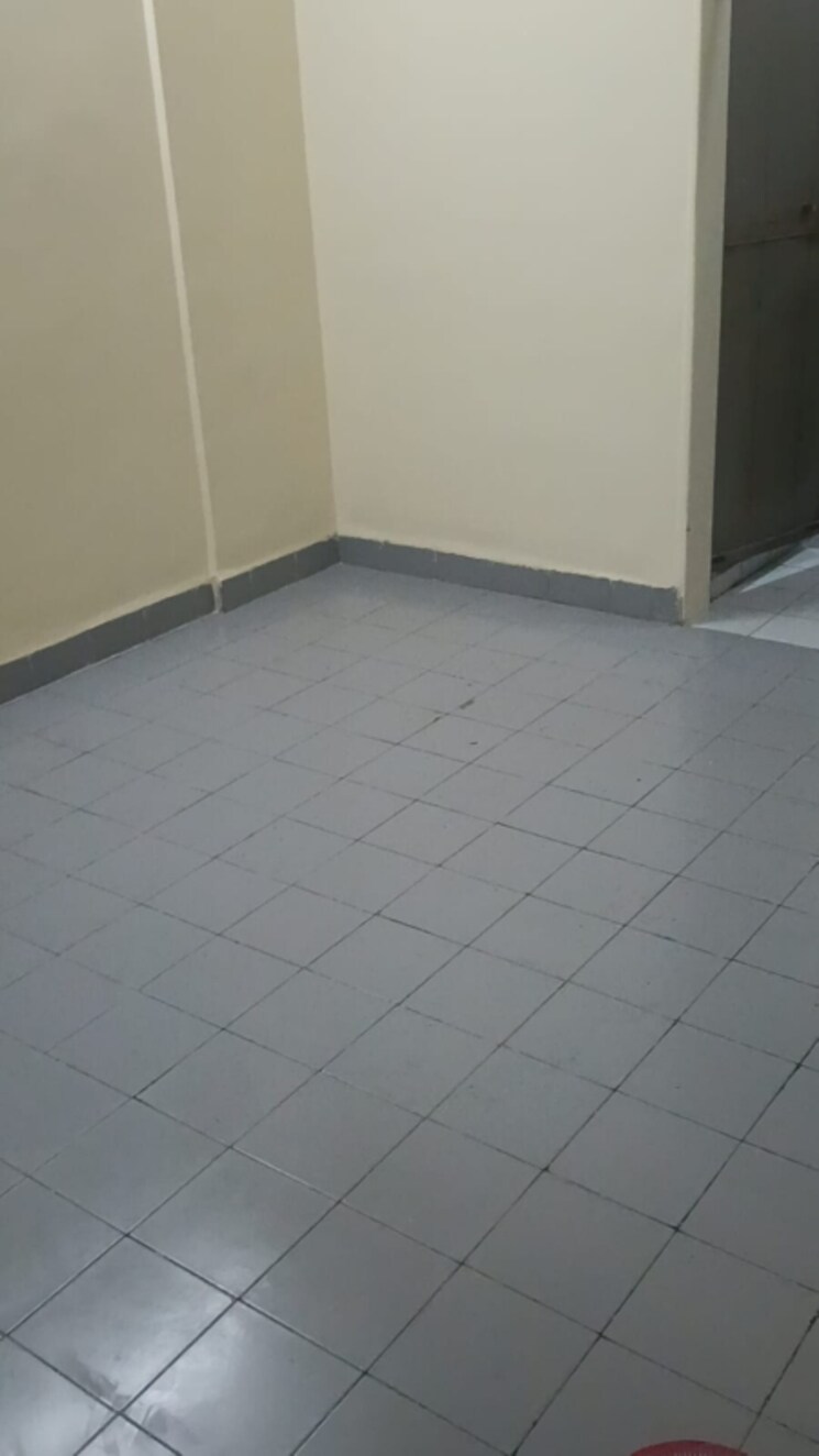 Room, mahim west 1 RK 300 Sq.Ft. Apartment In Mahim West Mumbai 9212315