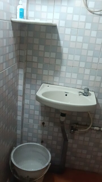 Bathroom in 1 RK Apartment at Mahim West – for Rent