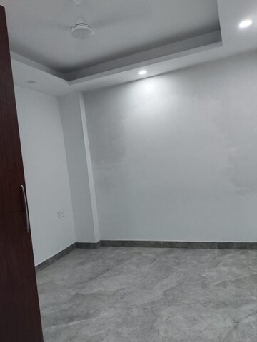 Room in 2 BHK Builder Floor at Saket – for Rent