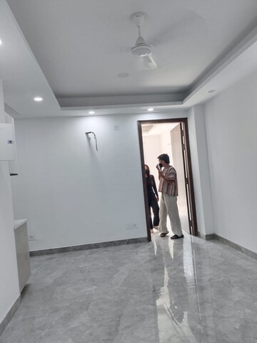 Room in 2 BHK Builder Floor at Saket – for Rent