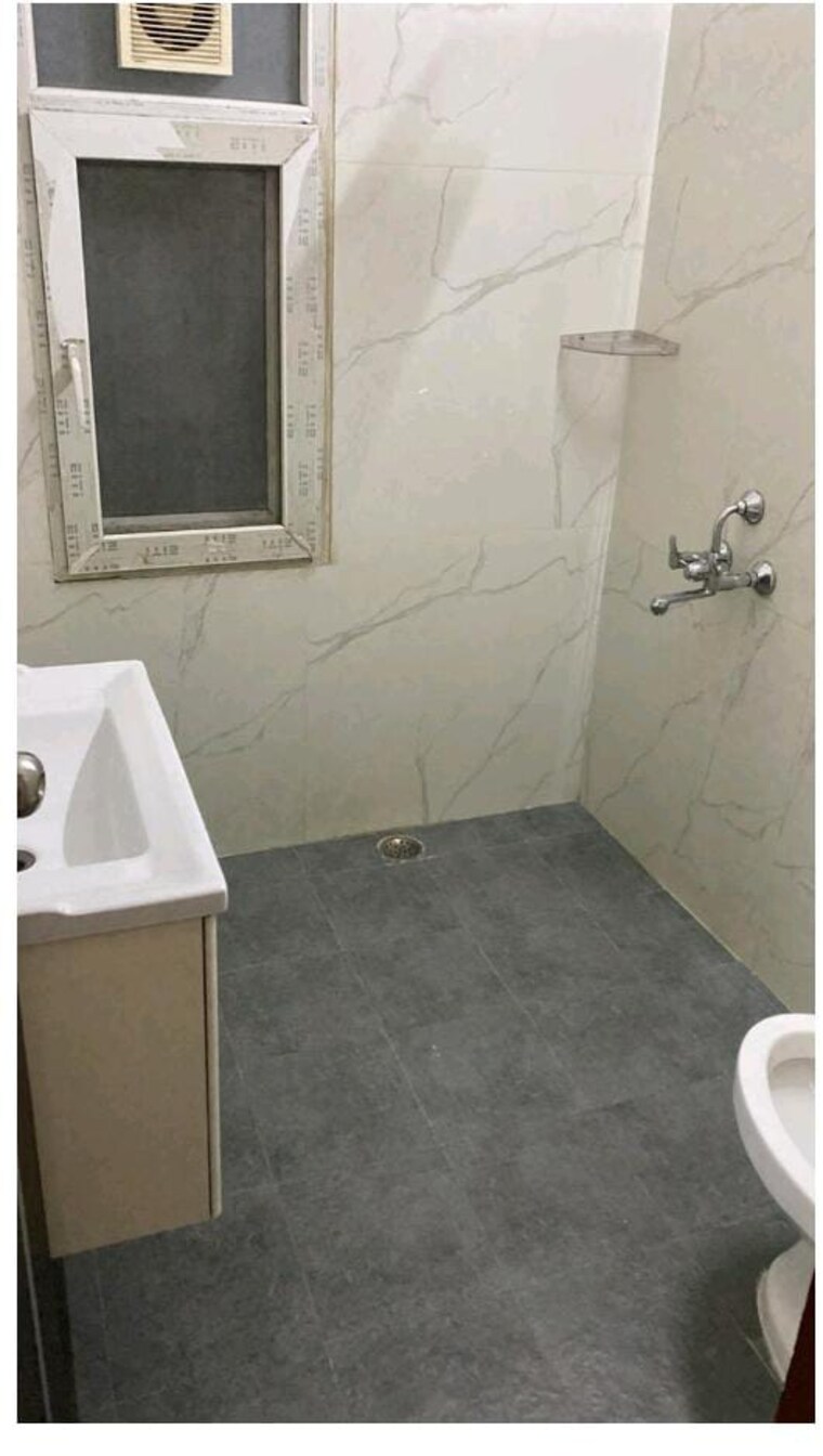 Bathroom, rwa-apartments-sector-26 2 Bedroom 1200 Sq.Ft. Builder Floor In Sector 26 Noida 9212310