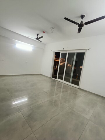 Room in 3 BHK Apartment at ACE Golf Shire, Sector 150 – for Sale