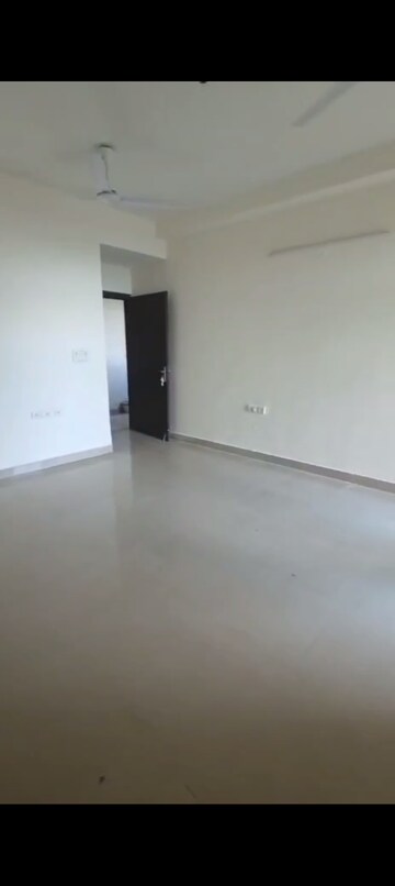 Room in 3 BHK Apartment at Hawelia Valencia Homes, Sector 1 Greater Noida – for Sale