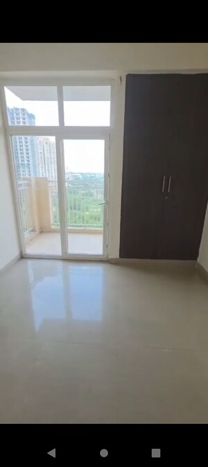 Room in 3 BHK Apartment at Hawelia Valencia Homes, Sector 1 Greater Noida – for Sale