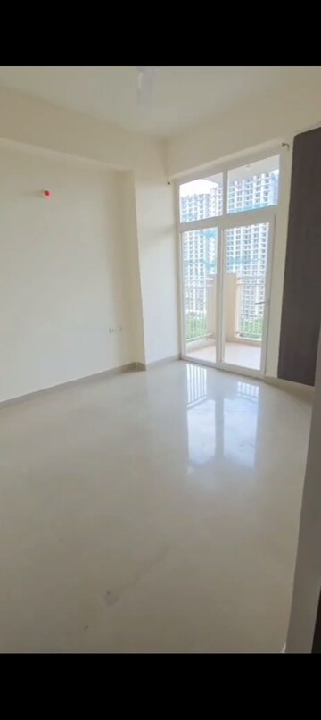 Room in 3 BHK Apartment at Hawelia Valencia Homes, Sector 1 Greater Noida – for Sale