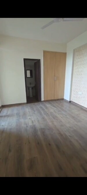 Room in 3 BHK Apartment at Hawelia Valencia Homes, Sector 1 Greater Noida – for Sale