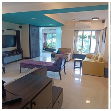 Team Area in 5 BHK Apartment at Panchmukhi Apartment, Andheri West – for Sale
