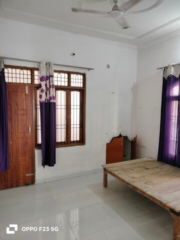 Living Room in 2 BHK Builder Floor at Gomti Nagar – for Rent