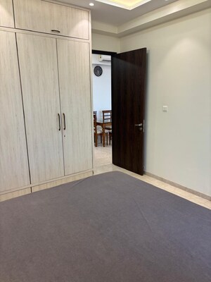 Room in 2 BHK Apartment at Lodha Venezia, Parel – for Rent