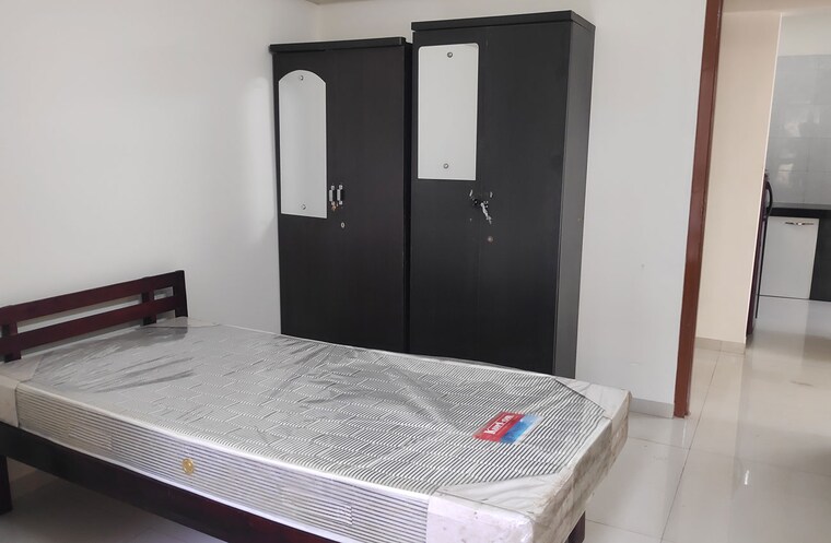 Bedroom, kurla east Pg For Boys In Kurla East 9212398