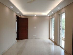 Room in 4 BHK Apartment at Veera Safdarjung Enclave, Safdarjung Enclave – for Sale
