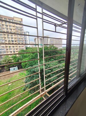 Balcony in 1.5 BHK Apartment at Ghatkopar East – for Rent