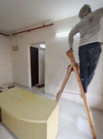 Furnished Amenities in 1.5 BHK Apartment at Ghatkopar East – for Rent