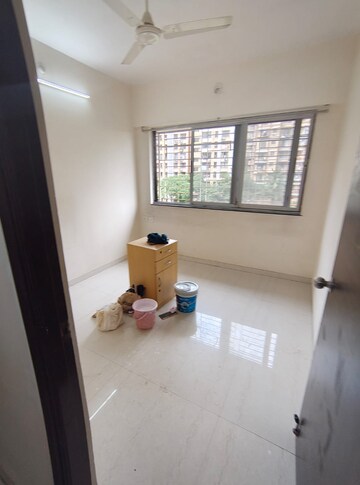 Living Room in 1.5 BHK Apartment at Ghatkopar East – for Rent