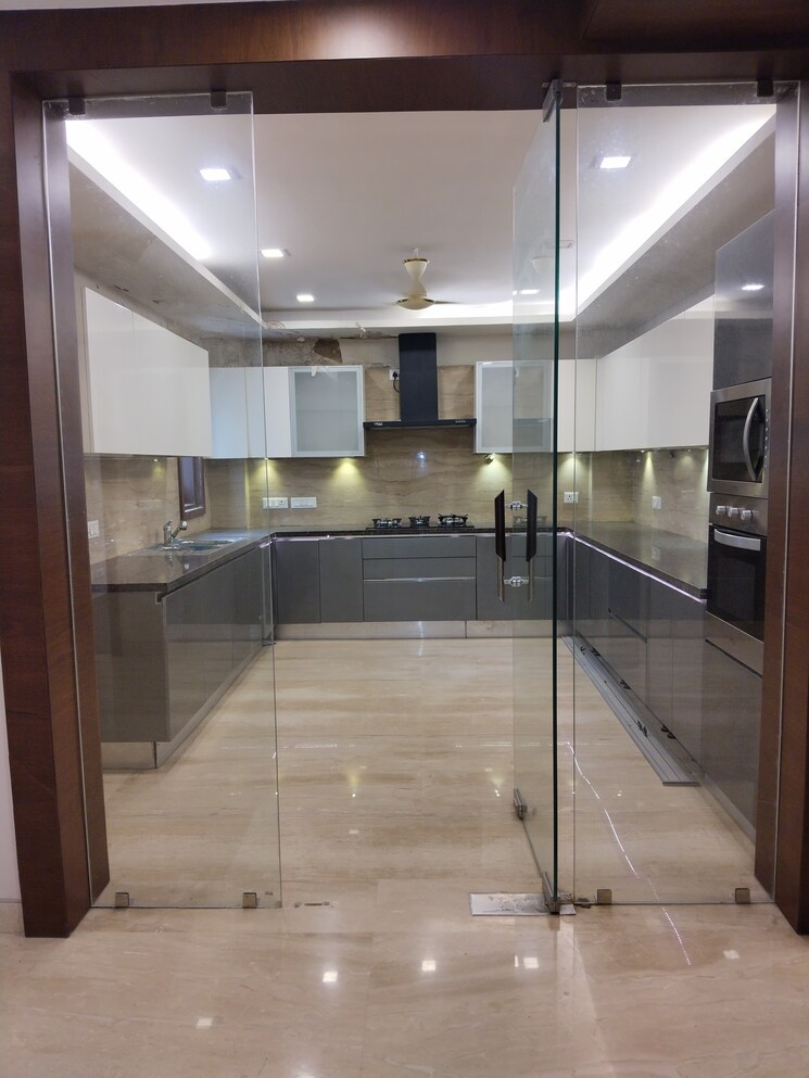 Kitchen, veera-safdarjung-enclave 4 Bedroom 4500 Sq.Ft. Apartment In Safdarjung Enclave Delhi 9212517