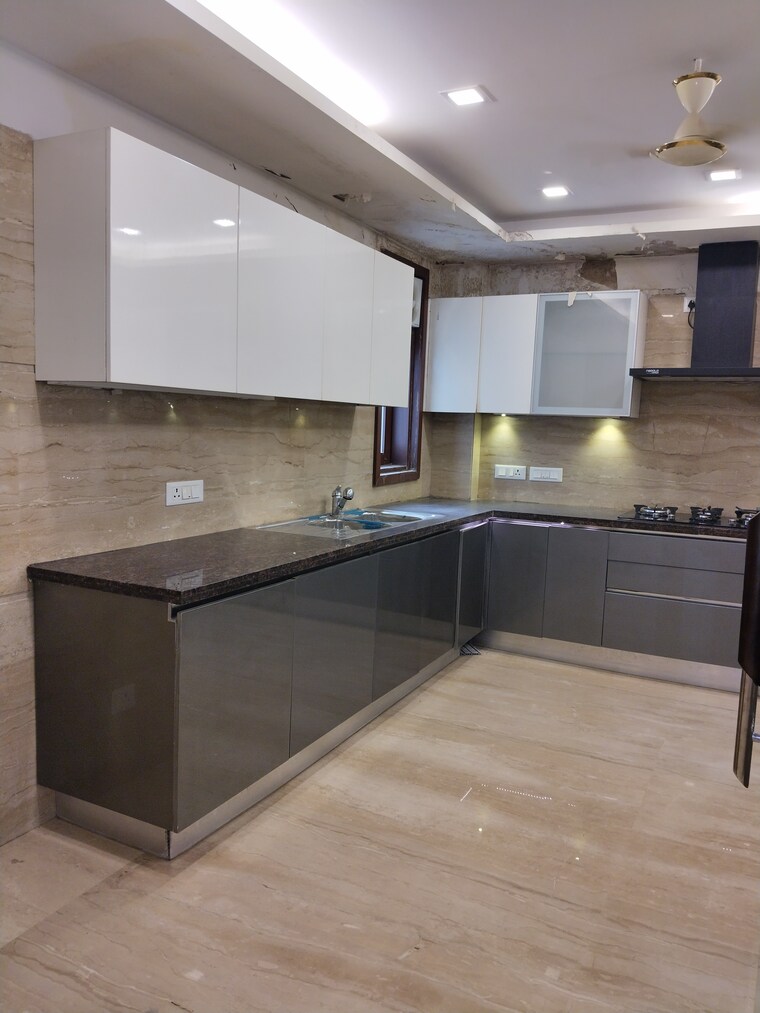 Kitchen, veera-safdarjung-enclave 4 Bedroom 4500 Sq.Ft. Apartment In Safdarjung Enclave Delhi 9212517
