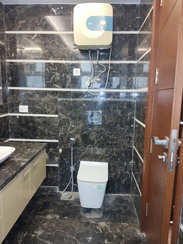 Attached Bathroom in 4 BHK Apartment at Veera Safdarjung Enclave, Safdarjung Enclave – for Sale