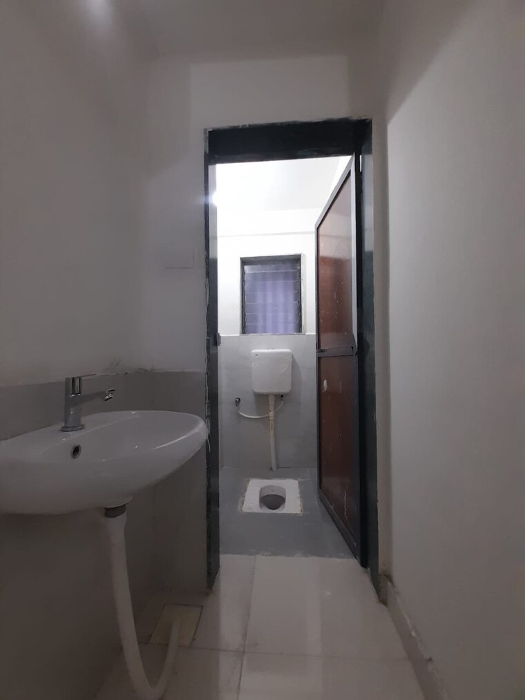 Bathroom, riddhi gardens 1 Bedroom 310 Sq.Ft. Apartment In Riddhi Gardens Mumbai 9212537