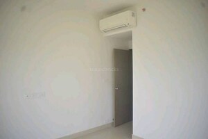 Room in 4 BHK Apartment at PS One 10, New Town – for Sale