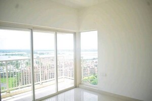 Room in 4 BHK Apartment at PS One 10, New Town – for Sale