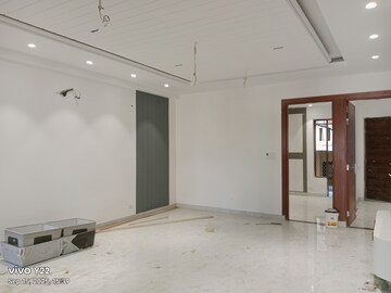 Room in 3 BHK Builder Floor at Green Fields Colony – for Sale