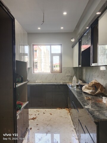 Building Lobby in 3 BHK Builder Floor at Green Fields Colony – for Sale