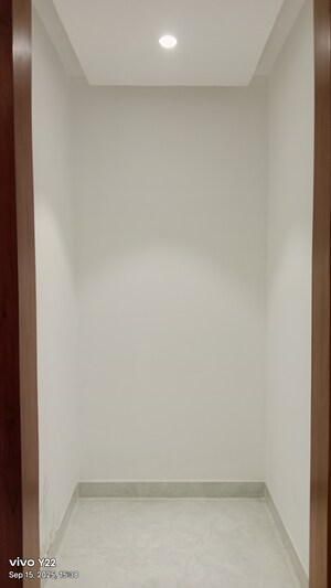 Room in 3 BHK Builder Floor at Green Fields Colony – for Sale