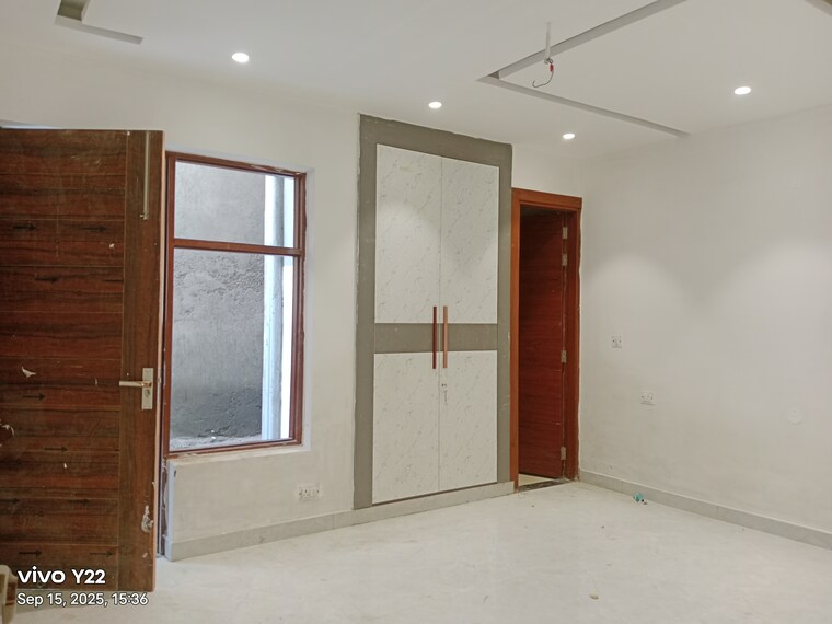 Room, green fields colony 3 Bedroom 1650 Sq.Ft. Builder Floor In Green Fields Colony Faridabad 9212597