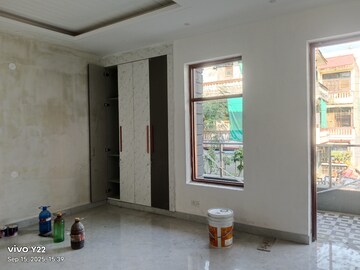 Room in 3 BHK Builder Floor at Green Fields Colony – for Sale