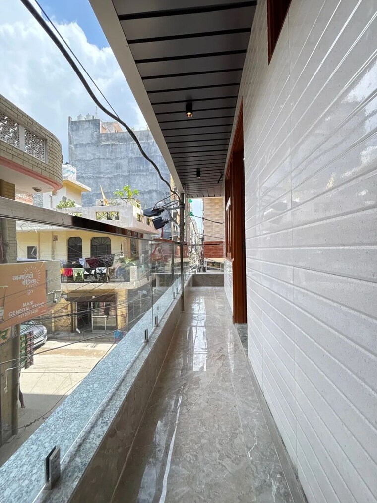 Balcony, sa-homes-i 2.5 Bedroom 635 Sq.Ft. Builder Floor In Uttam Nagar Delhi 9212603