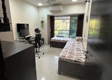 Hall in 2 BHK Apartment at K Raheja Vistas, Powai – for Rent