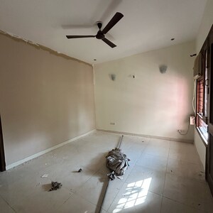 Bathroom in 6+ BHK Villa at Sector 23 – for Rent