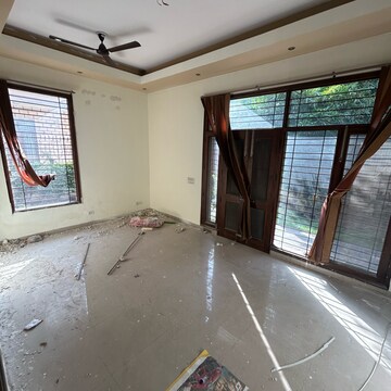 Kitchen in 6+ BHK Villa at Sector 23 – for Rent
