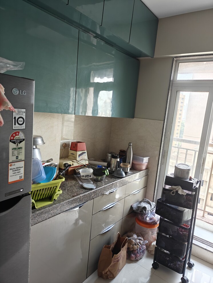 Team Area, metropolis-bayside 1.5 Bedroom 700 Sq.Ft. Apartment In Kasarvadavali Thane 9212685