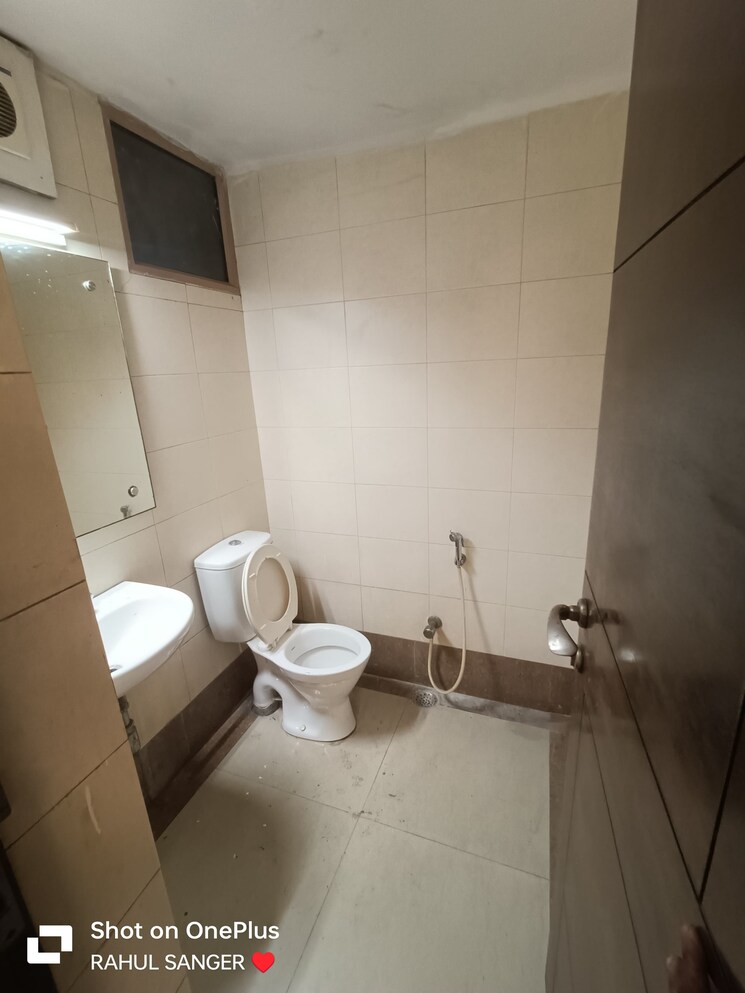 Bathroom, saket 2 Bedroom 1800 Sq.Ft. Builder Floor In Saket Delhi 9212683