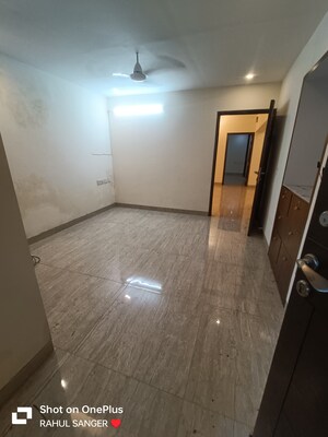 Room in 2 BHK Builder Floor at Saket – for Rent