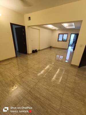 Room in 2 BHK Builder Floor at Saket – for Rent