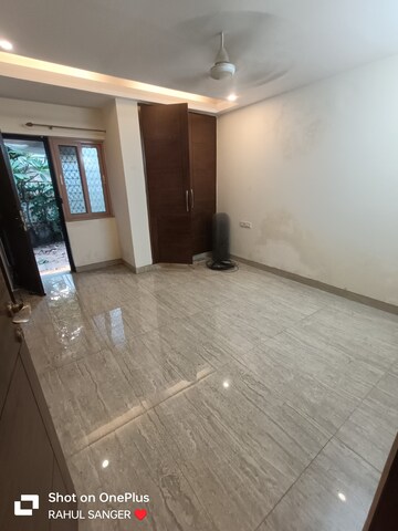 Room in 2 BHK Builder Floor at Saket – for Rent