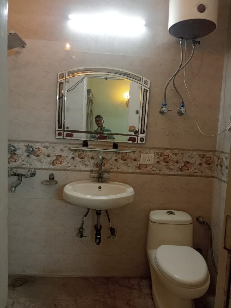 Bathroom, rwa-apartments-sector-41 2 Bedroom 1700 Sq.Ft. Independent House In Sector 41 Noida 9212692