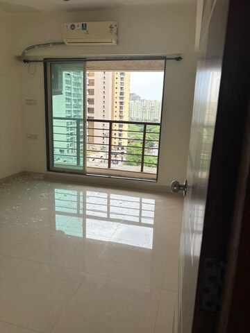 Room in 2 BHK Apartment at Shah Royale, Kharghar – for Sale