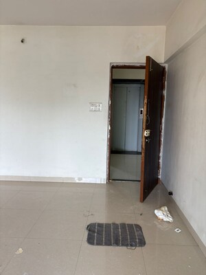 Room in 2 BHK Apartment at Shah Royale, Kharghar – for Sale