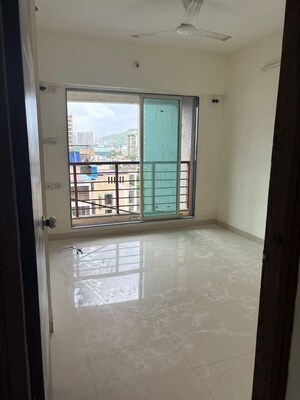 Room in 2 BHK Apartment at Shah Royale, Kharghar – for Sale