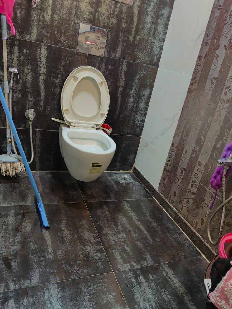 Bathroom, shree-rajal-deep 1 Bedroom 680 Sq.Ft. Apartment In Kopar Khairane Navi Mumbai 9212726