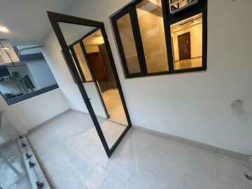 Balcony in 3 BHK Builder Floor at Suncity Vatsal Valley, Gwal Pahari – for Rent