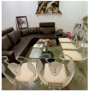 Team Area in 3 BHK Apartment at Dakshina Park, Vile Parle West – for Sale