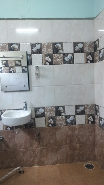 Bathroom in 3 BHK Apartment at Jubilee Hills – for Rent