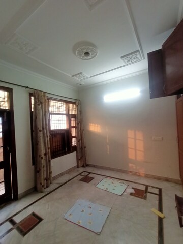 Room in 2 BHK Independent House at Sector 16 – for Rent