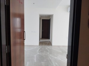 Room in 3 BHK Apartment at Piramal Vaikunth, Balkum Pada – for Rent