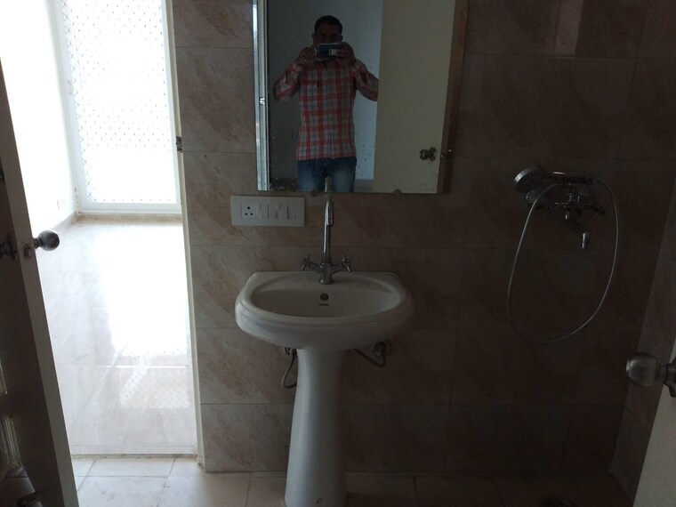 Bathroom, gaur-atulyam 2 Bedroom 613 Sq.Ft. Apartment In Omicron I Greater Noida Greater Noida 9212882